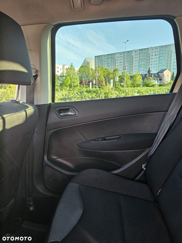 Peugeot 308 - 25
