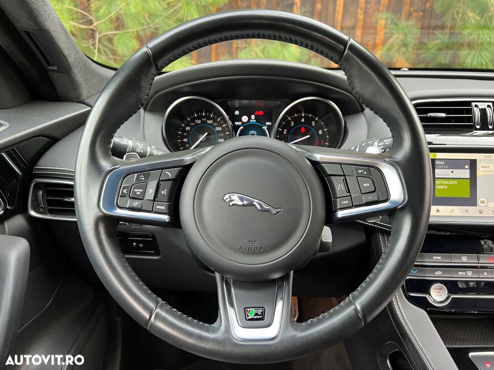 Jaguar F-Pace 25t AWD R-Sport - 19