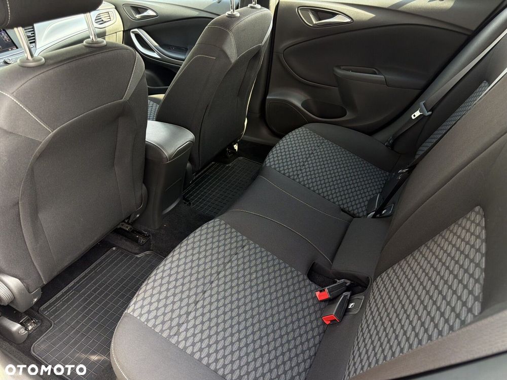 Opel Astra 1.2 T Edition S&S - 23
