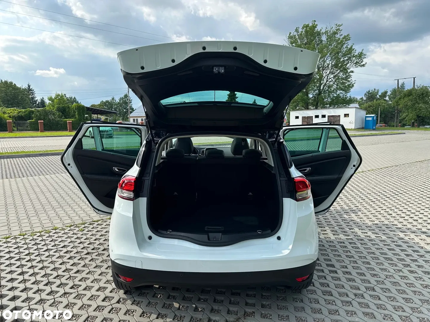 Renault Scenic 1.6 dCi Bose EDC - 33