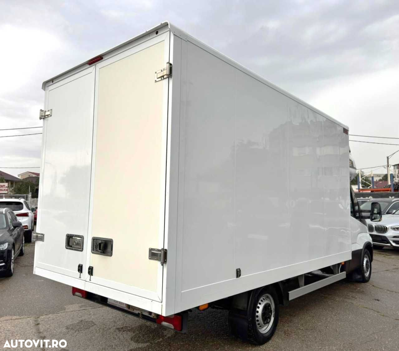 Iveco DAILY CUB CU DORMITOR - 8