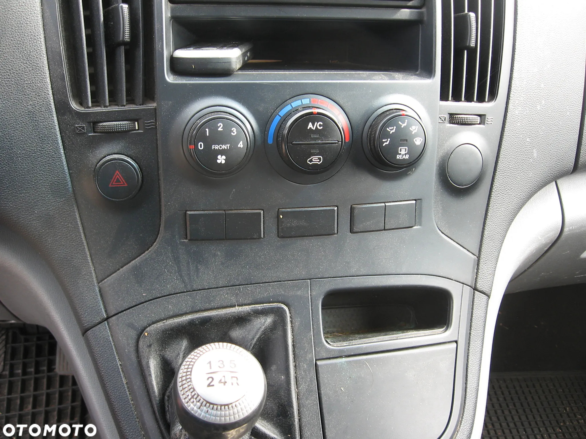 Hyundai H1 - 22