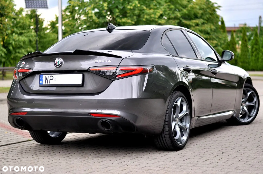 Alfa Romeo Giulia 2.0 Turbo 16V AT8-Q4 Ti - 13