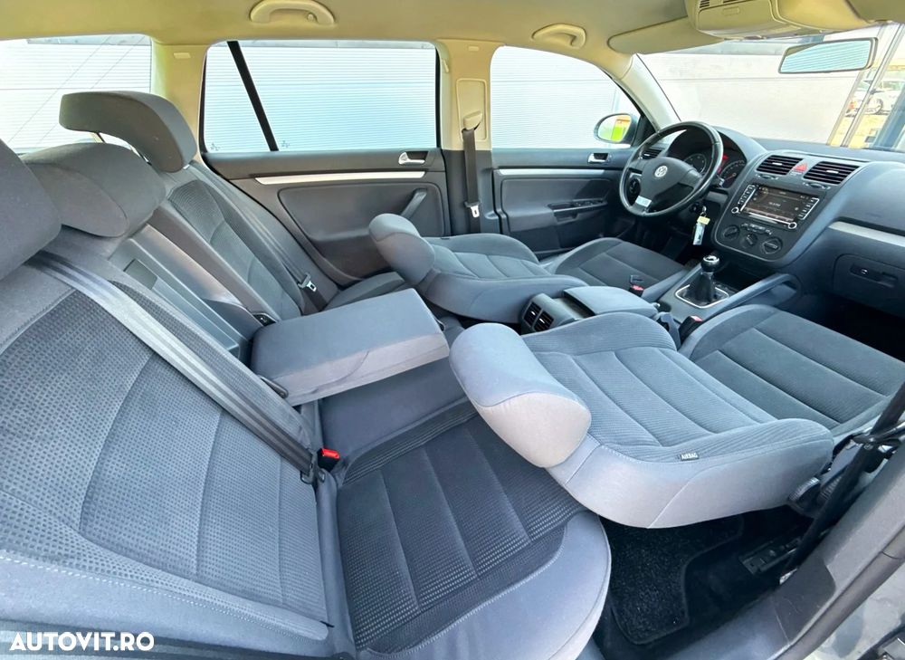 Volkswagen Golf 1.9 TDI DPF United BlueMotion - 24