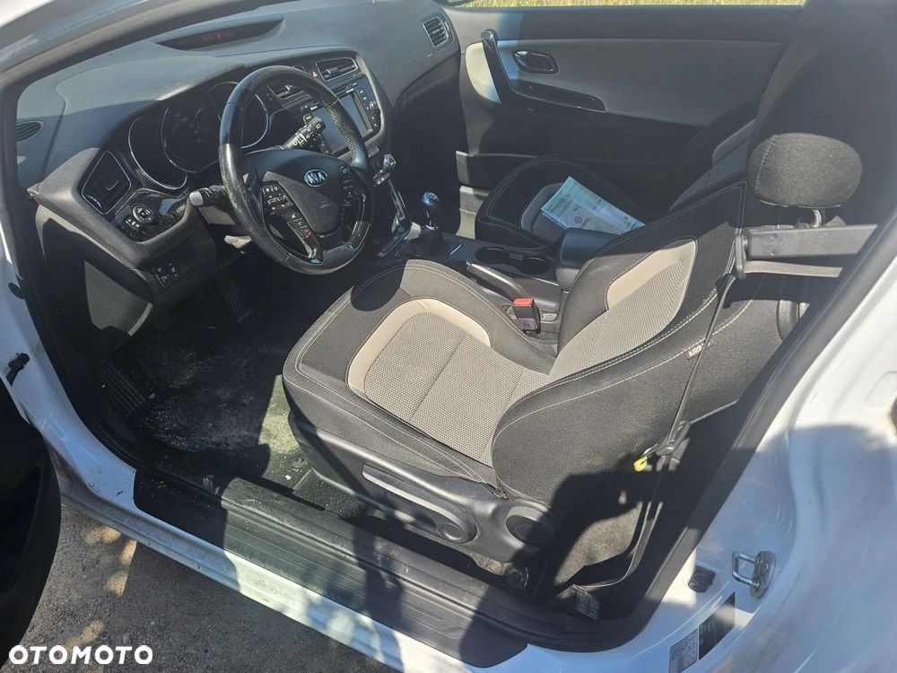 Kia Ceed - 4