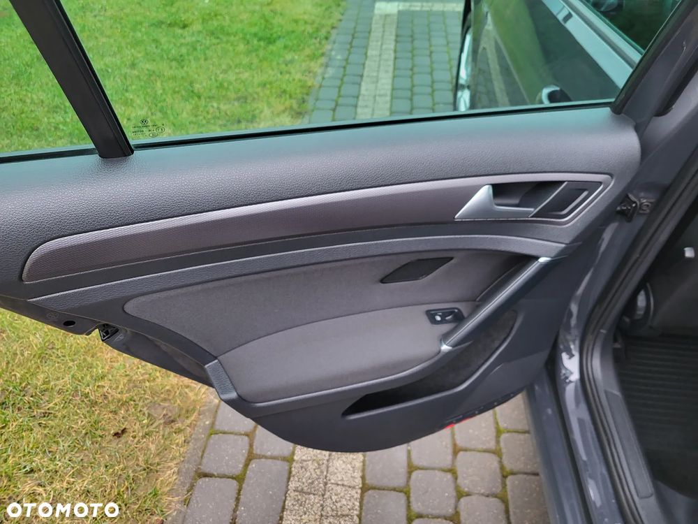 Volkswagen Golf 2.0 TDI BlueMotion Technology Lounge - 15