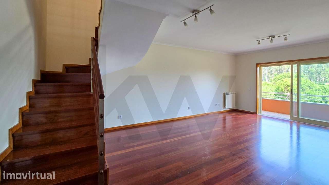 T3 Duplex Remodelado em Condomínio Fechado — São Félix da Marinha / Gr - Grande imagem: 4/29