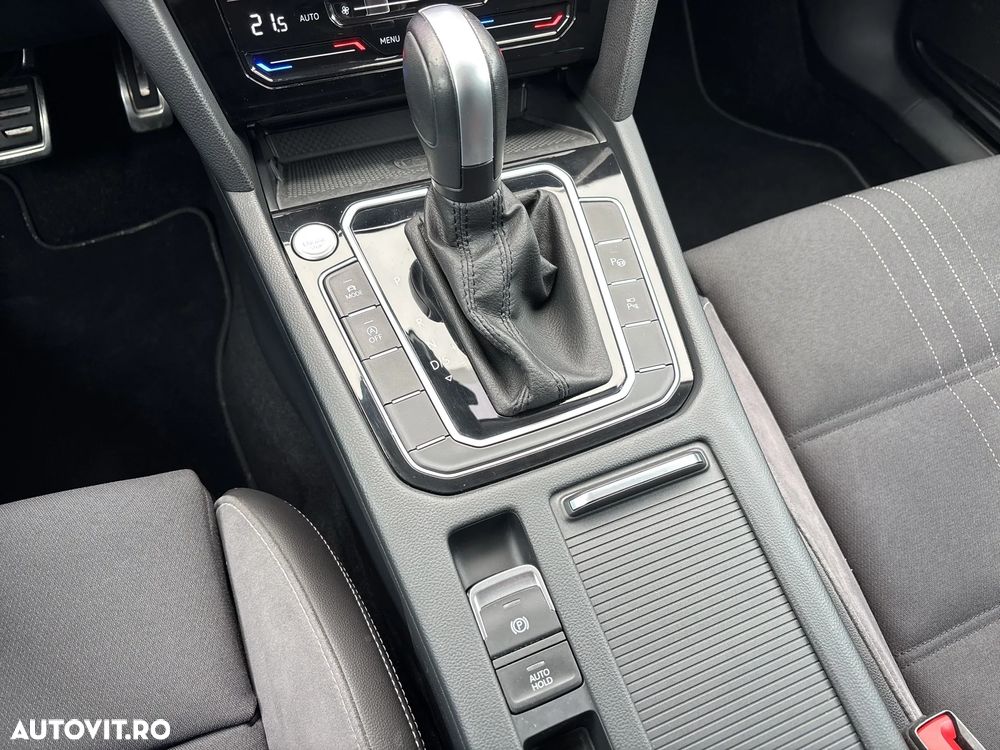 Volkswagen Passat Alltrack 2.0 TDI SCR DSG 4Motion - 23