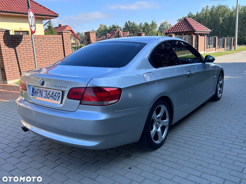 BMW Seria 3 320d - 23