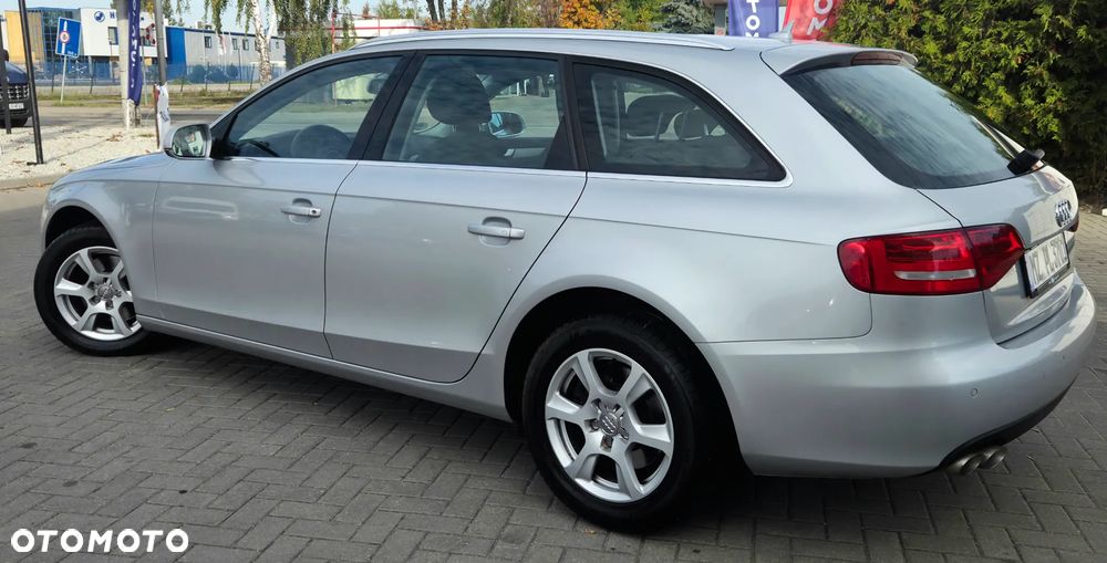 Audi A4 Avant - 11