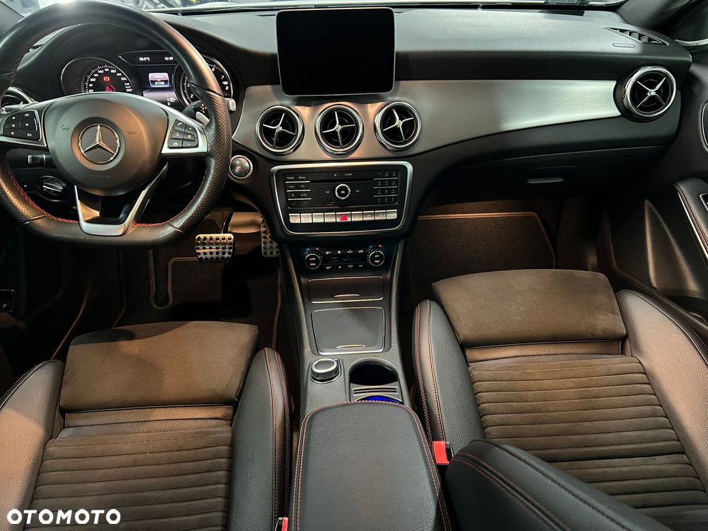 Mercedes-Benz GLA 220 4-Matic AMG Line - 10