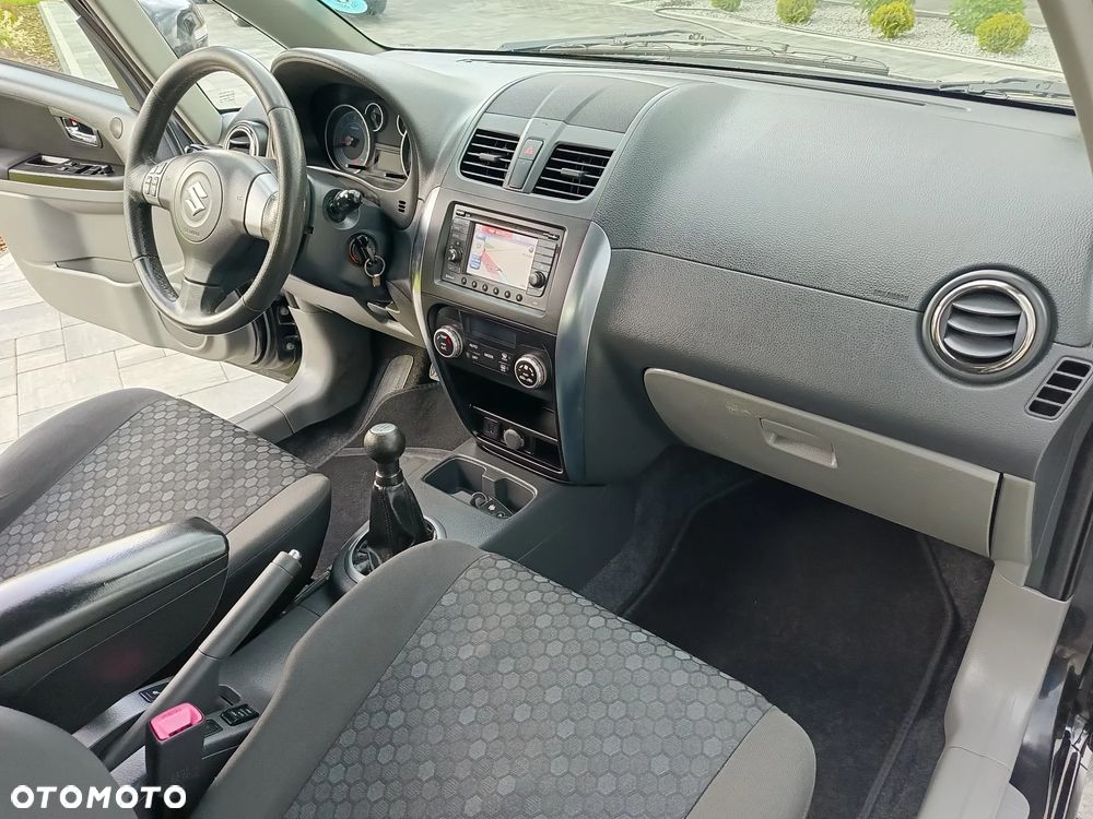 Suzuki SX4 1.6 VVT 4x4 Style - 12