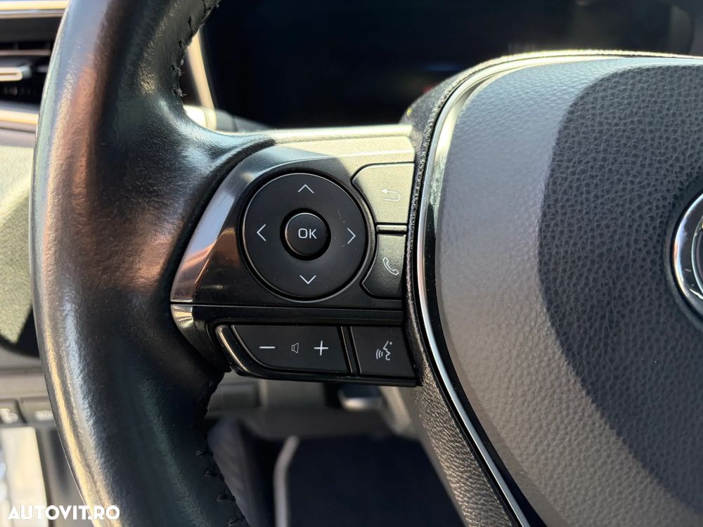 Toyota Corolla 1.8 HSD Dynamic - 16