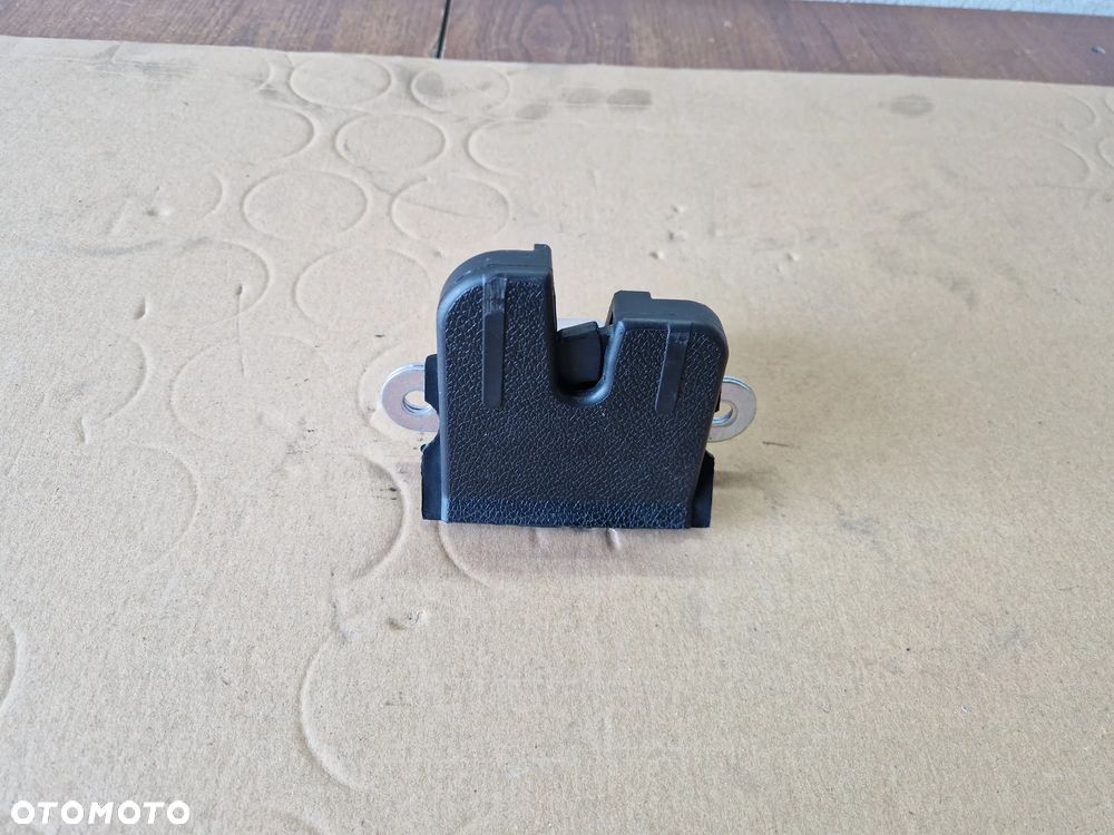 ZAMEK TYLNEJ KLAPY VW GOLF VII 5Q6827505B - 6
