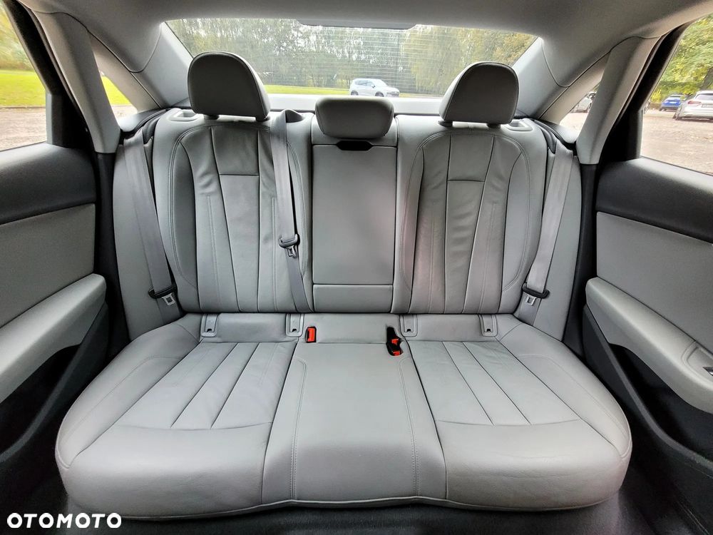 Audi A4 - 24