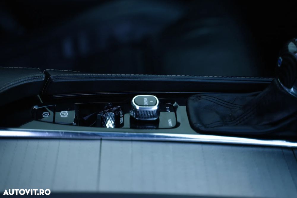 Volvo XC 90 - 30