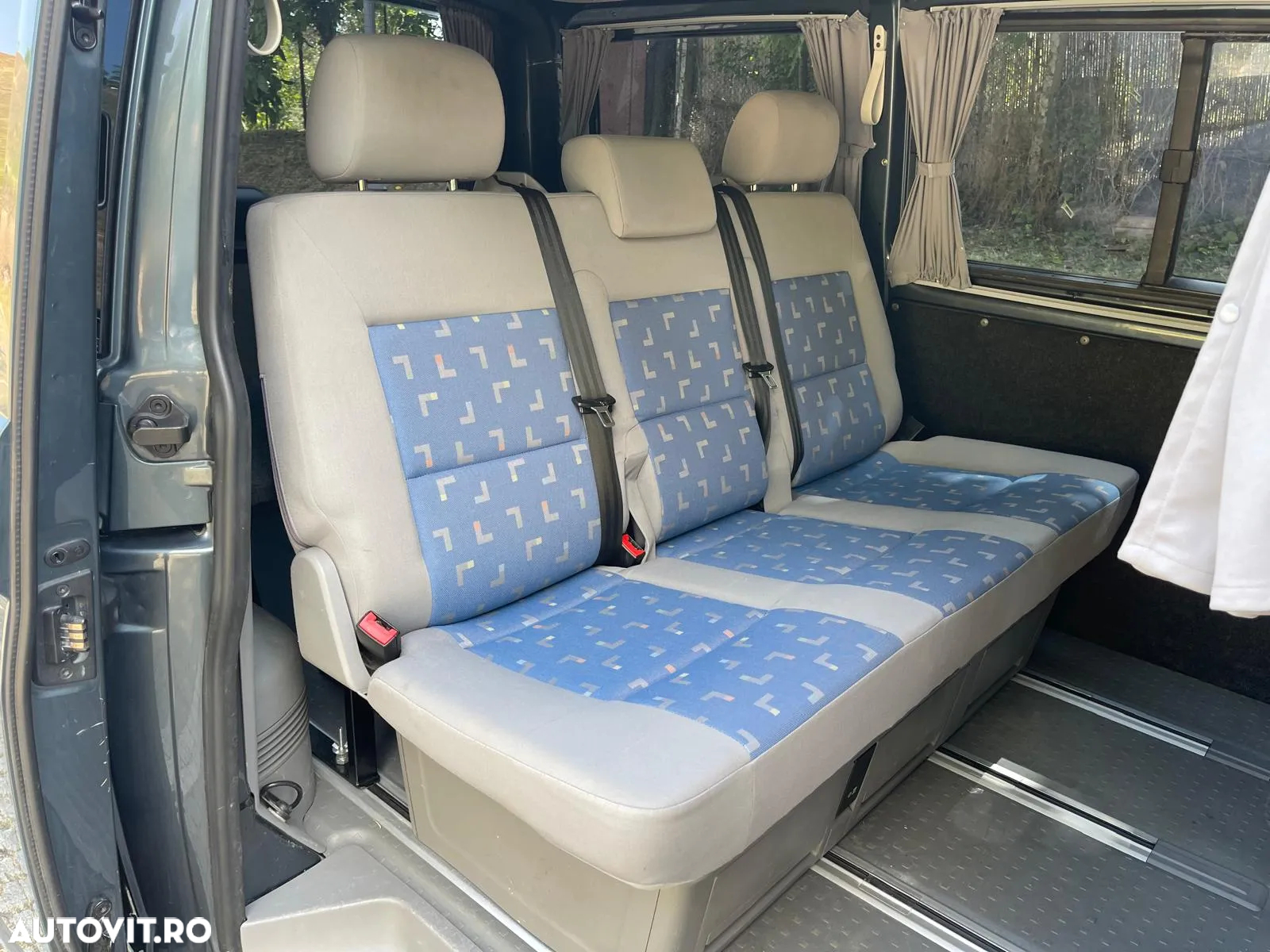 Volkswagen Caravelle - 5