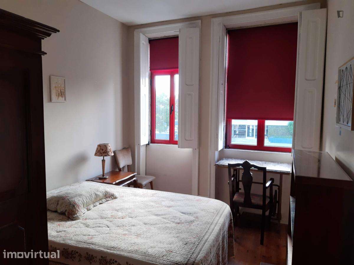 Apartamento com 3 quartos - localizado em Campanhã Porto - Grande imagem: 3/13