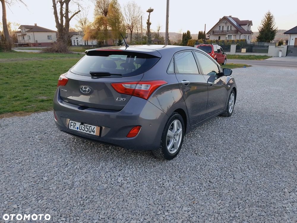 Hyundai i30 blue 1.4 Classic Navigation - 4