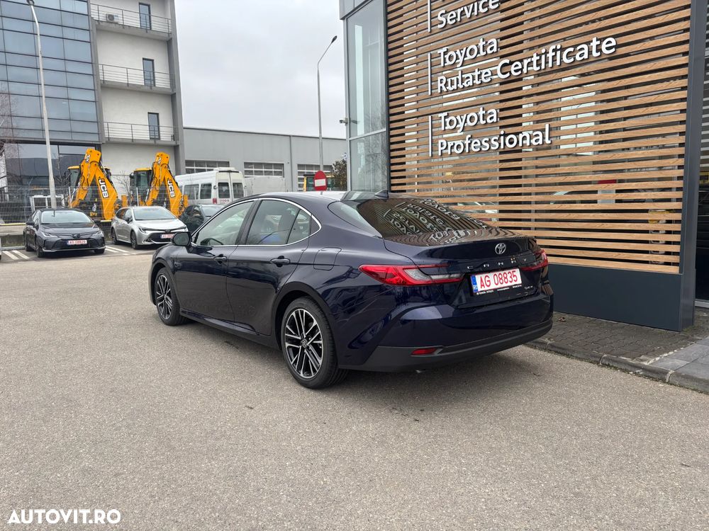 Toyota Camry 2.5 Exclusive - 4