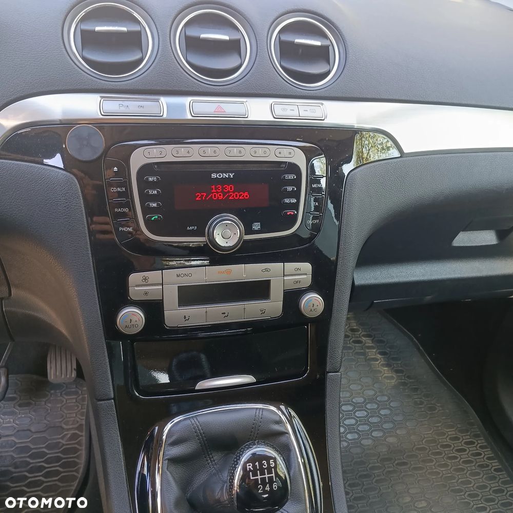 Ford S-Max - 22