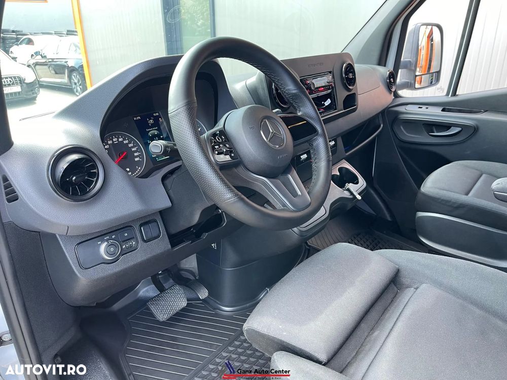 Mercedes-Benz Sprinter - 13