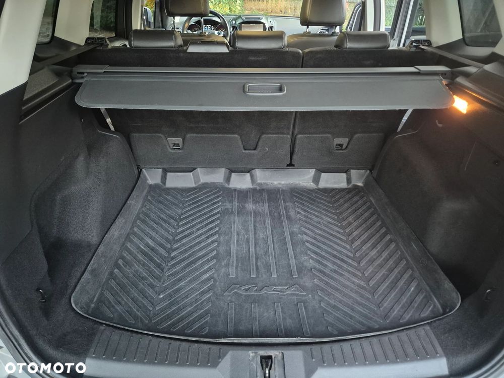 Ford Kuga 2.0 TDCi 2x4 Titanium - 16