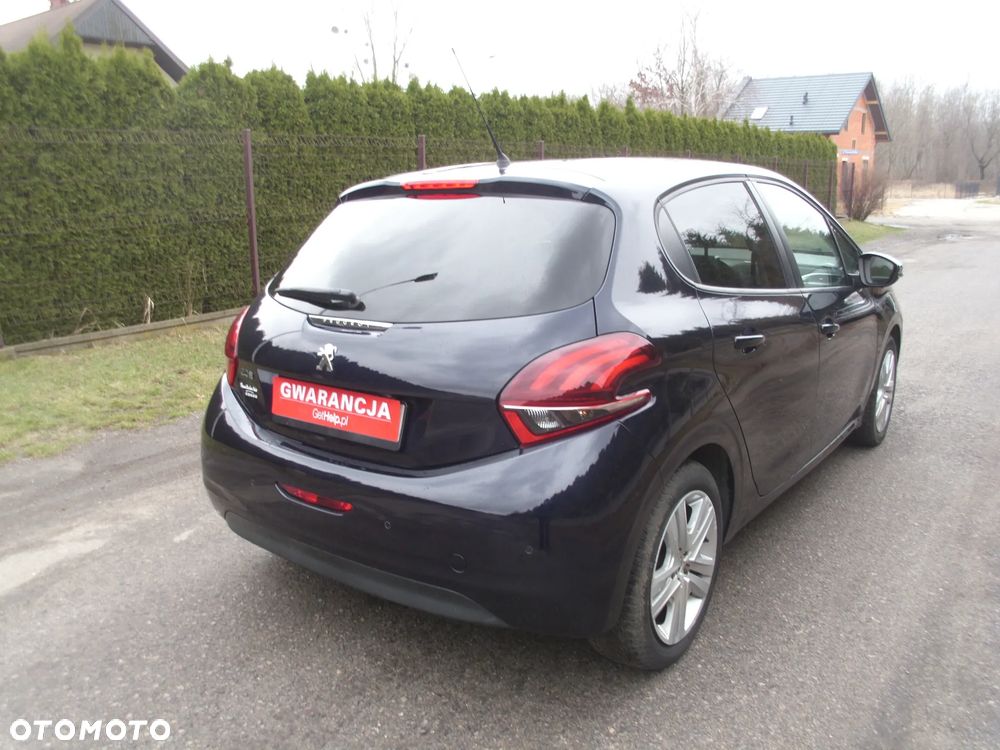 Peugeot 208 - 12