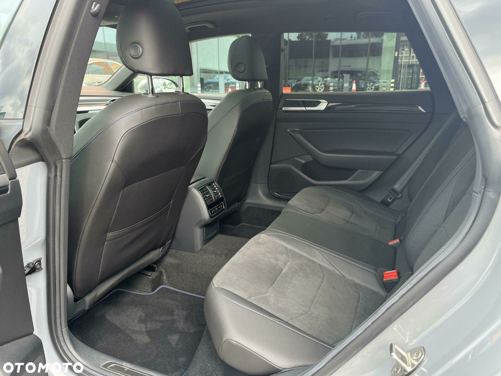 Volkswagen Arteon 2.0 TSI 4Motion R DSG - 38