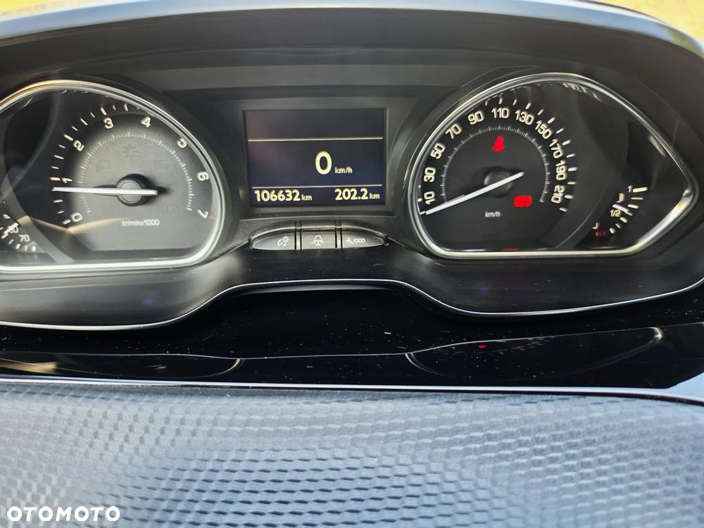 Peugeot 2008 1.6 VTi Allure - 19