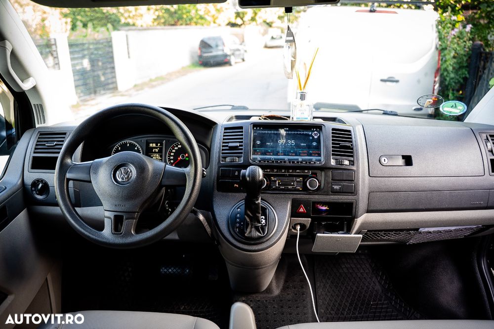 Volkswagen Caravelle - 10