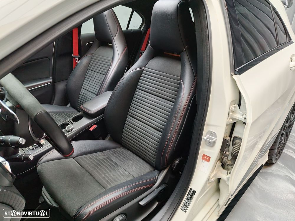 Mercedes-Benz A 45 AMG 4Matic Speedshift 7G-DCT - 18