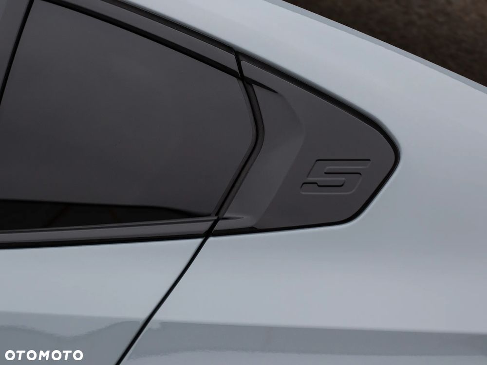 BMW Seria 5 520d xDrive mHEV - 14
