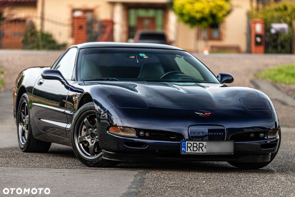 Chevrolet Corvette - 14