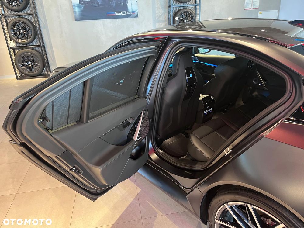 BMW M5 PHEV - 24