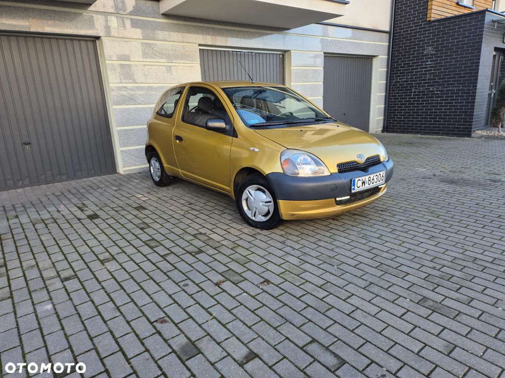 Toyota Yaris 1.0 Base - 2