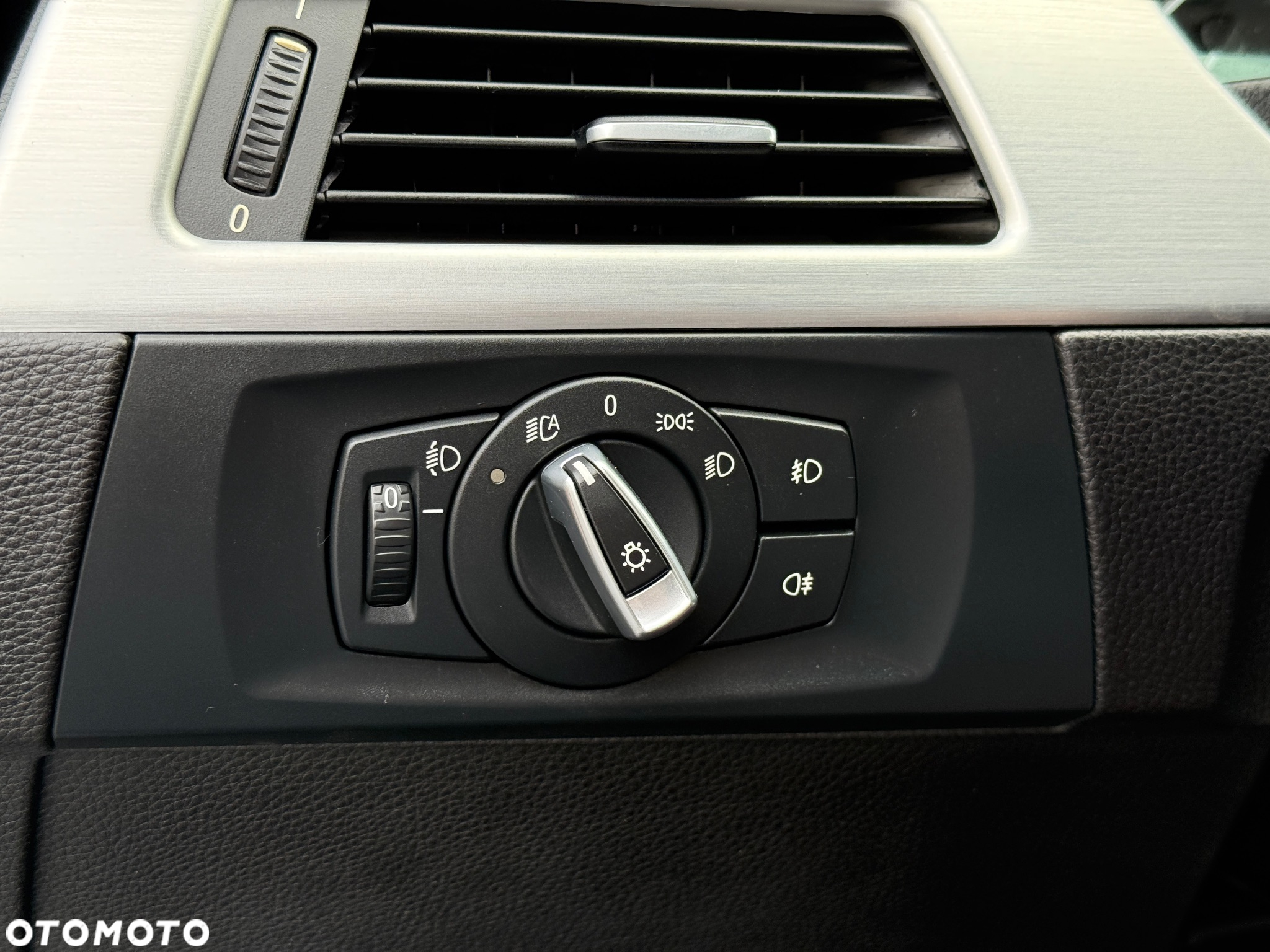 BMW Seria 3 320i - 15