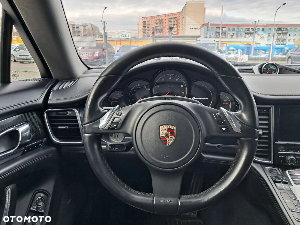 Porsche Panamera 4 PDK - 15