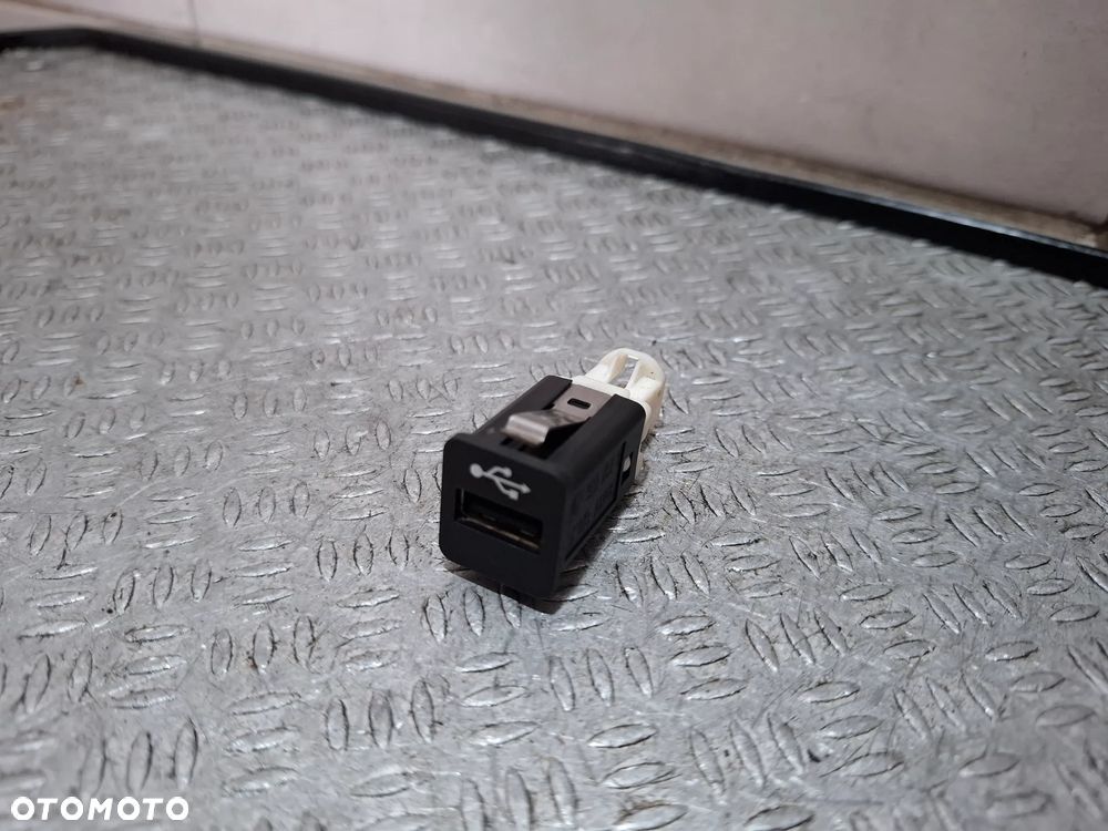 Gniazdo USB BMW nr 923765601 - 1