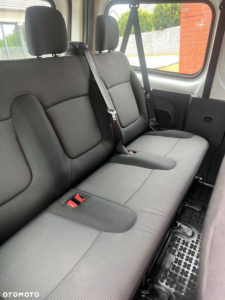 Renault Trafic - 12