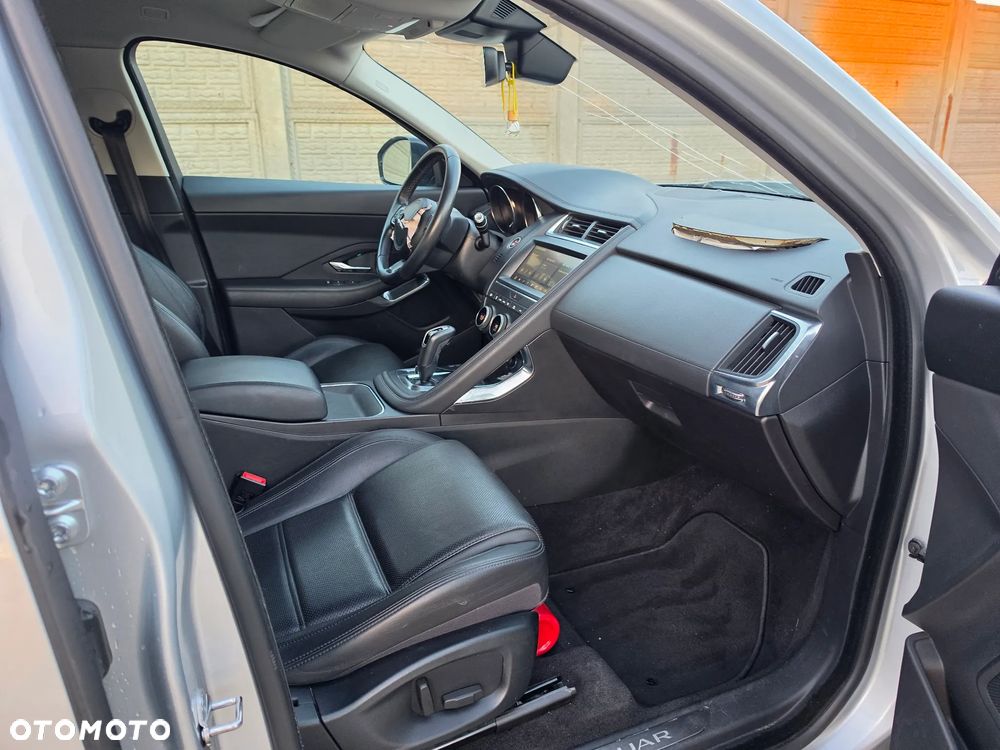 Jaguar E-Pace P200 AWD R-Dynamic S - 12