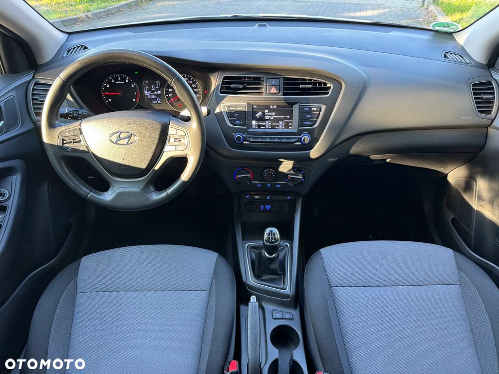 Hyundai i20 - 24