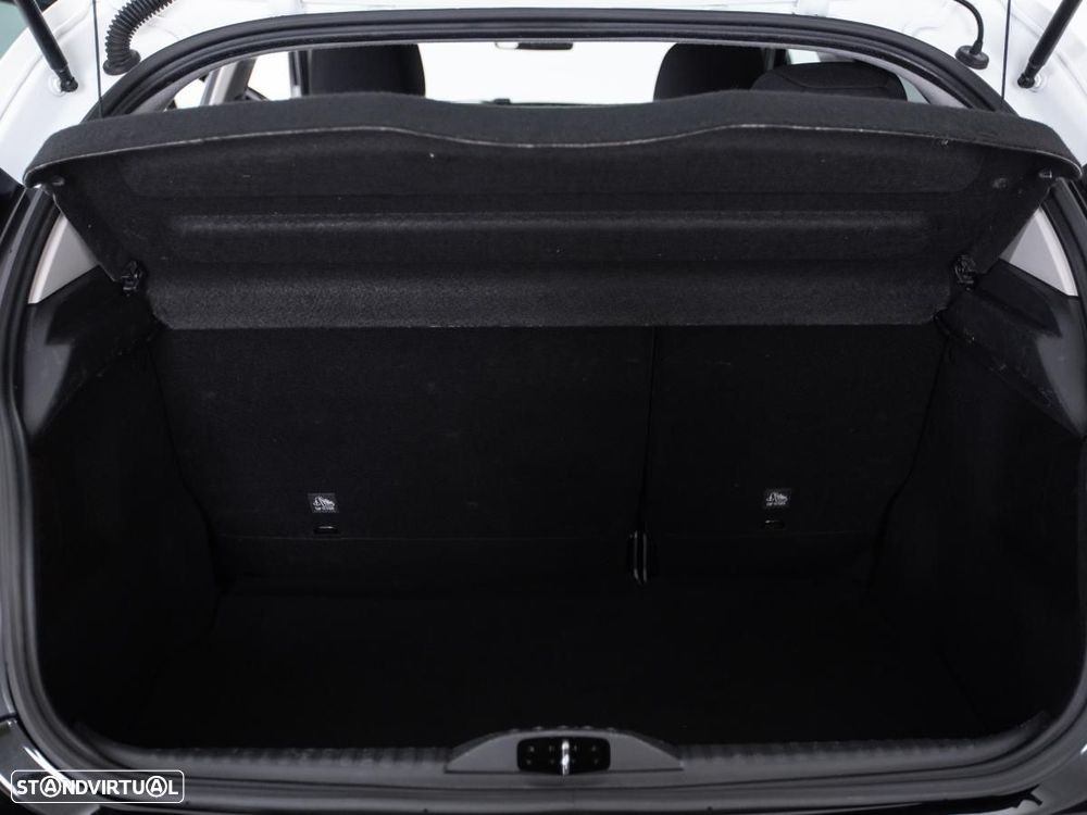 Citroën C3 1.5 BlueHDi Shine — fotografia 11