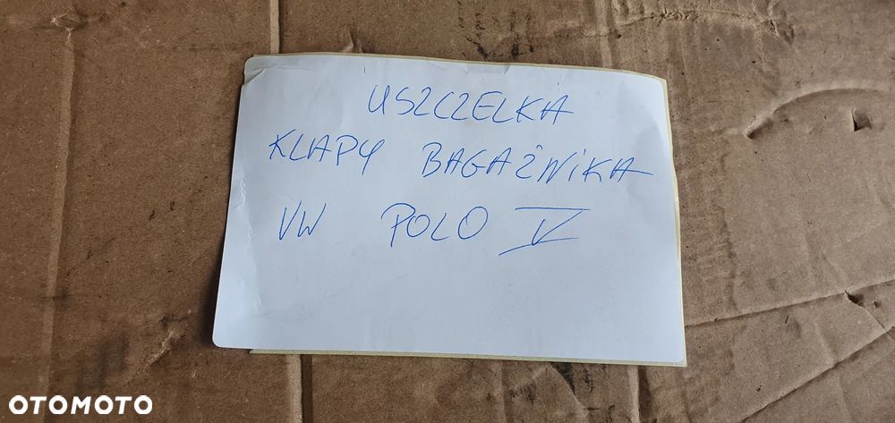 Uszczelka klapy bagażnika VW Polo V 6R - 8