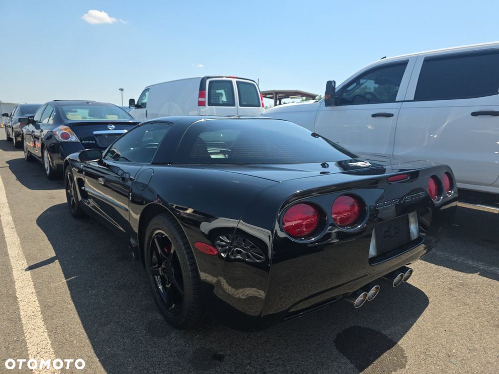Chevrolet Corvette - 5