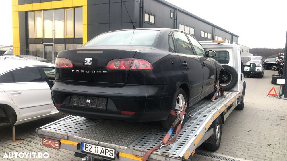Dezmembram  Seat Cordoba 1.9 TDI an fabr 2009 - 3