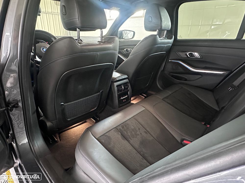 BMW 330 e Pack M Auto - 13