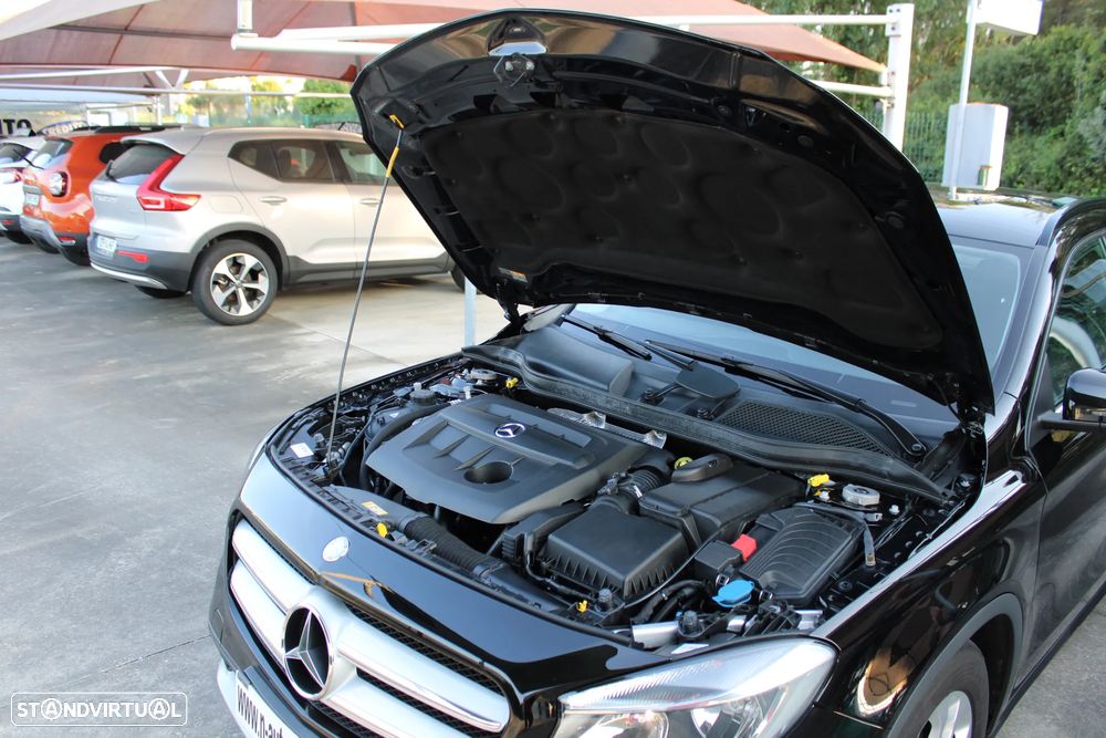Mercedes-Benz GLA 180 d 7G-DCT Urban - 11