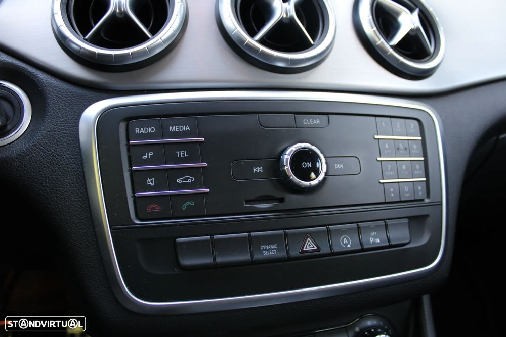 Mercedes-Benz CLA 180 d AMG Line - 14