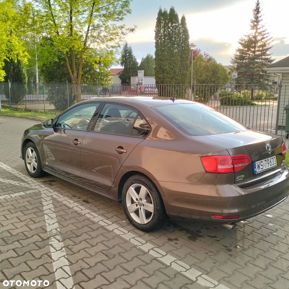 Volkswagen Jetta 1.2 TSI Comfortline - 6